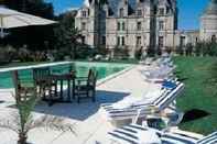 Swimming Pool Château de la Tremblaye