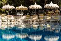 Swimming Pool SALUS Smart & Chic Hotel