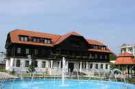 สระว่ายน้ำ Hotel Toplice