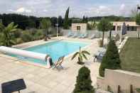 Swimming Pool Le Pigeonnier du Perron,The Originals Relais (Relais du Silence)