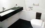 In-room Bathroom 7 De Magneet