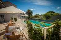 Swimming Pool Hotel Canal Aigues Mortes