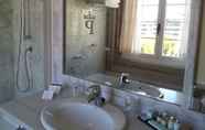 In-room Bathroom 2 Parador de Ferrol