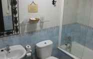 Toilet Kamar 4 Hotel Acebos Arriondas