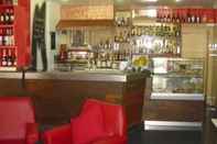 Bar, Cafe and Lounge Can Massot