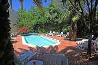 Swimming Pool Auberge du Chateau