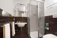 In-room Bathroom New Domus Sorrento