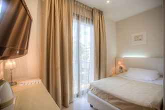 Kamar Tidur 4 Ferretti Beach Hotel