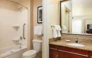 Phòng tắm bên trong 6 Residence Inn by Marriott Dayton Vandalia