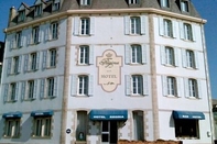 ภายนอกอาคาร Hotel Regina Roscoff