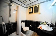 In-room Bathroom 4 Al Sharq Furnished Suites