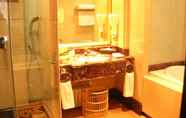 Toilet Kamar 6 Chateau Star River