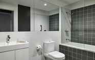 In-room Bathroom 6 Punthill Oakleigh