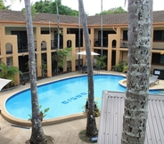 Swimming Pool 5 Oasis Inn Cairns