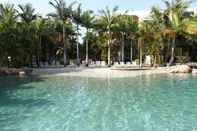 Kolam Renang Diamond Sands Resort