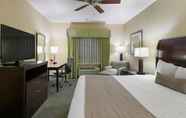 Kamar Tidur 7 Best Western Plus Wasco Inn & Suites