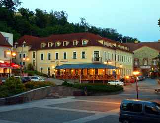 Luar Bangunan 2 Hotel Podhrad