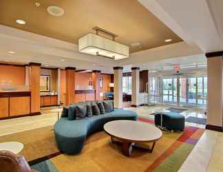 Lobby 2 Fairfield Inn & Suites by Marriott Milwaukee Airport