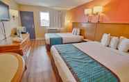 Bedroom 4 Seashire Inn & Suites