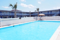 Swimming Pool Seashire Inn & Suites