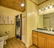 In-room Bathroom 5 Nantahala Cabins