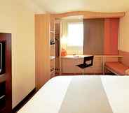Bedroom 6 ibis Barcelona Glories 22