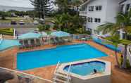 Kolam Renang 5 Le Beach Apartments