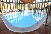 Swimming Pool Schlosshotel Weyberhöfe