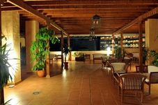 バー、カフェ、およびラウンジ Hotel Bahía Tropical