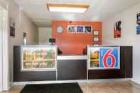 Sảnh chờ Motel 6 New Stanton, PA