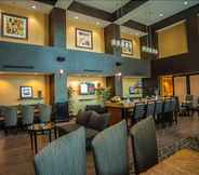 Lobby 3 Hampton Inn & Suites Palestine