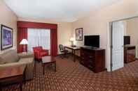 Common Space La Quinta Inn & Suites by Wyndham Macon West