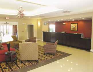 Lobby 2 La Quinta Inn & Suites by Wyndham Macon West