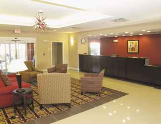 Lobi 2 La Quinta Inn & Suites by Wyndham Macon West