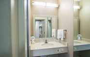 In-room Bathroom 4 Springhill Suites by Marriott Winston-Salem Hanes Mall