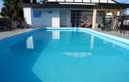 Swimming Pool 4 Oasis Inn