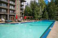 Swimming Pool The Sutton Place Hotel Revelstoke Mountain Resort