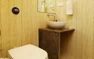 In-room Bathroom 6 Calangute Grande