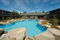 Swimming Pool Wai Ora Lakeside Spa Resort