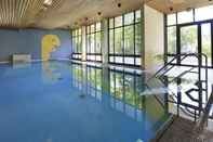 สระว่ายน้ำ Hotel Bayern Vital