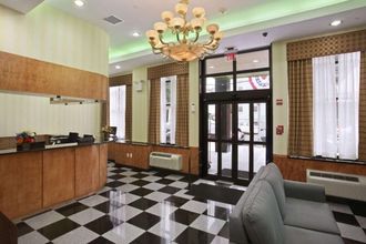 로비 4 Royal Stay Hotel