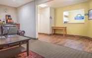 Common Space 5 Days Inn & Suites by Wyndham Rochester Mayo Clinic South