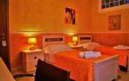 Kamar Tidur 6 Bed & Breakfast Oleaster