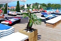 Kolam Renang Hotel Cavtat