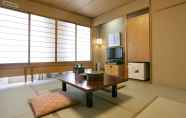 Kamar Tidur 3 Yamatoya Honten Ryokan Osaka