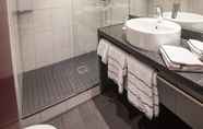 Toilet Kamar 7 NOVINA HOTEL Tillypark