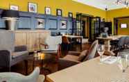 Quầy bar, cafe và phòng lounge 7 Post-Plaza Hotel & Grand Café