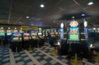 Entertainment Facility Siegel Slots and Suites