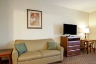 Common Space Comfort Inn & Suites Harrisonville