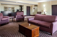 Lobby Comfort Inn & Suites Harrisonville